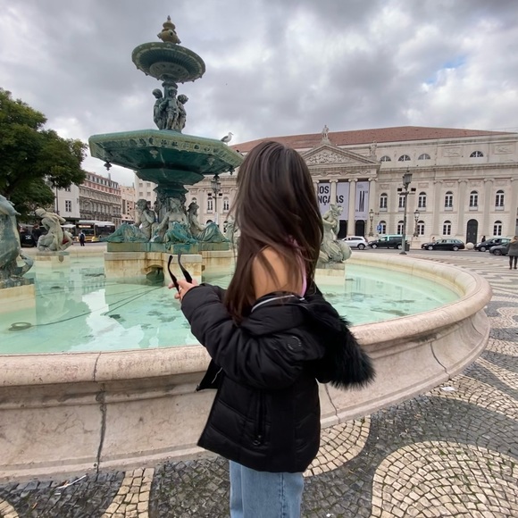 Meet your Posher, Sabrina - Picture 1 of 1